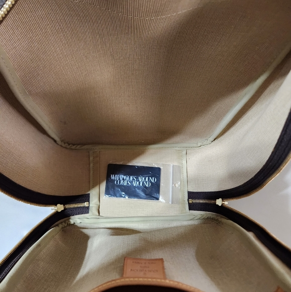 Louis Vuitton Excursion Bag - Picture 6 of 14